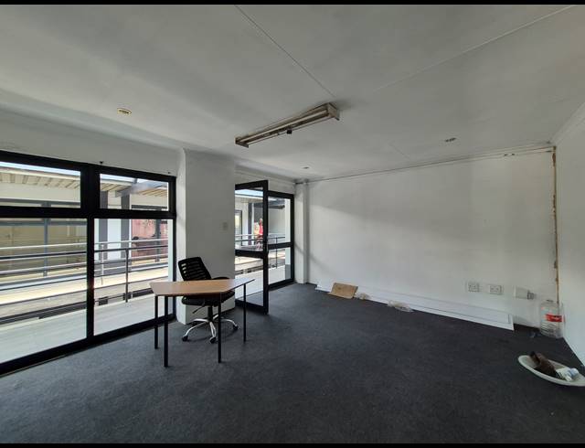 87M² OFFICE TO LET IN MELVILLE